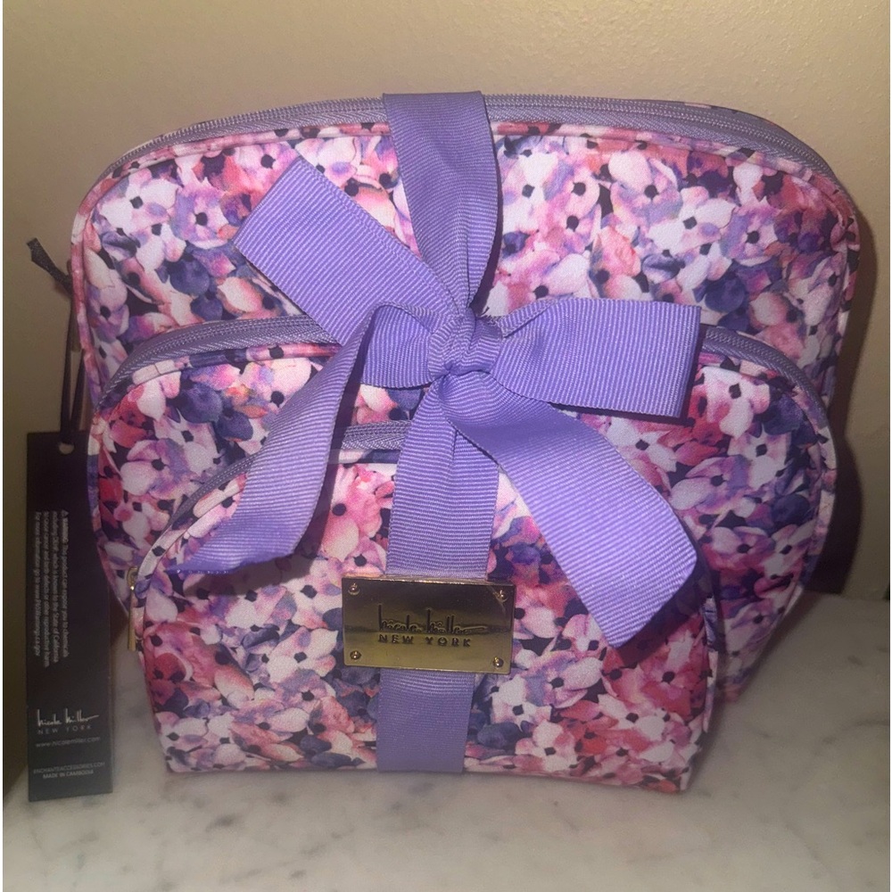 *NWT* 3 Piece Cosmetic Bag Set 😍💜